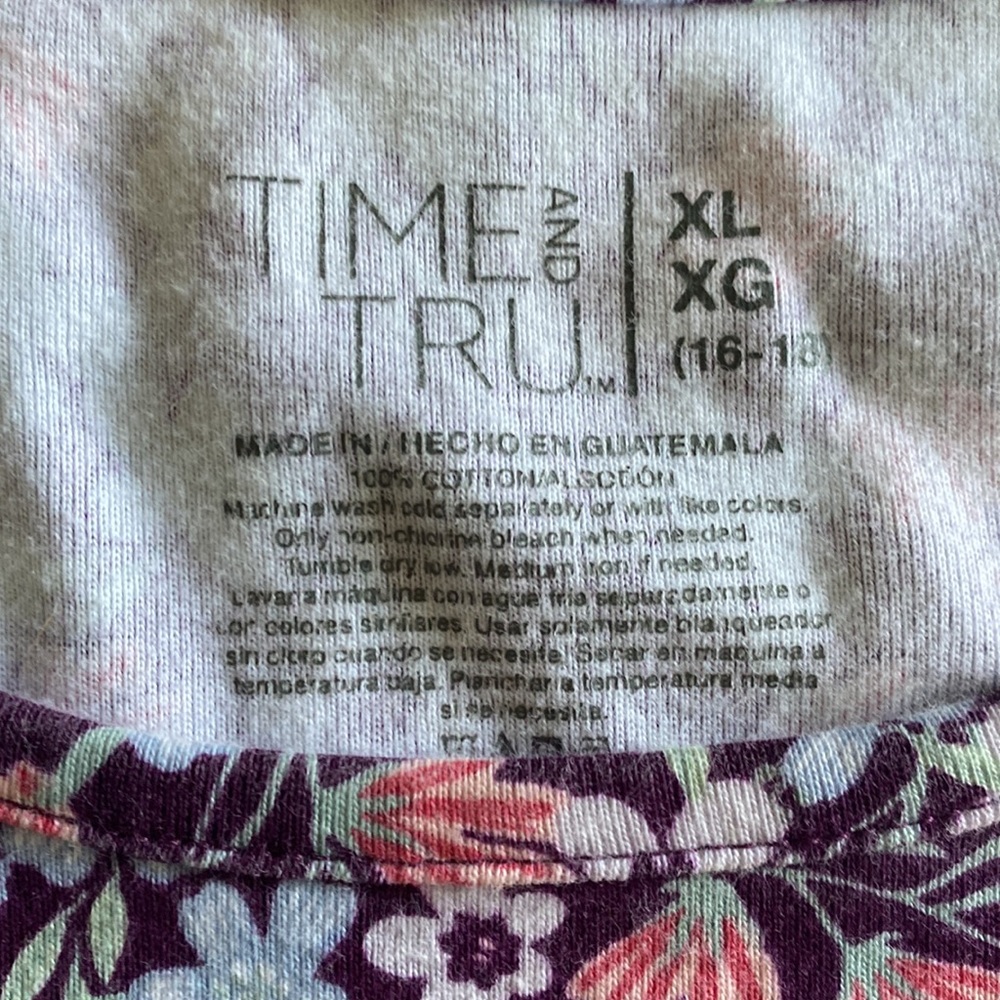 Time and Tru Floral T-shirt - Picture 3 of 3